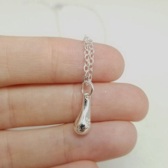 Vintage Silver Tone Drop Shape Pendant Necklace, Small Minimal with Chain, Layer - Picture 1 of 5